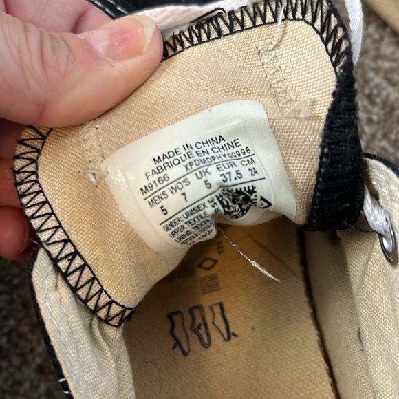 Chuck Taylor All Star Low Top - Picture 3 of 5